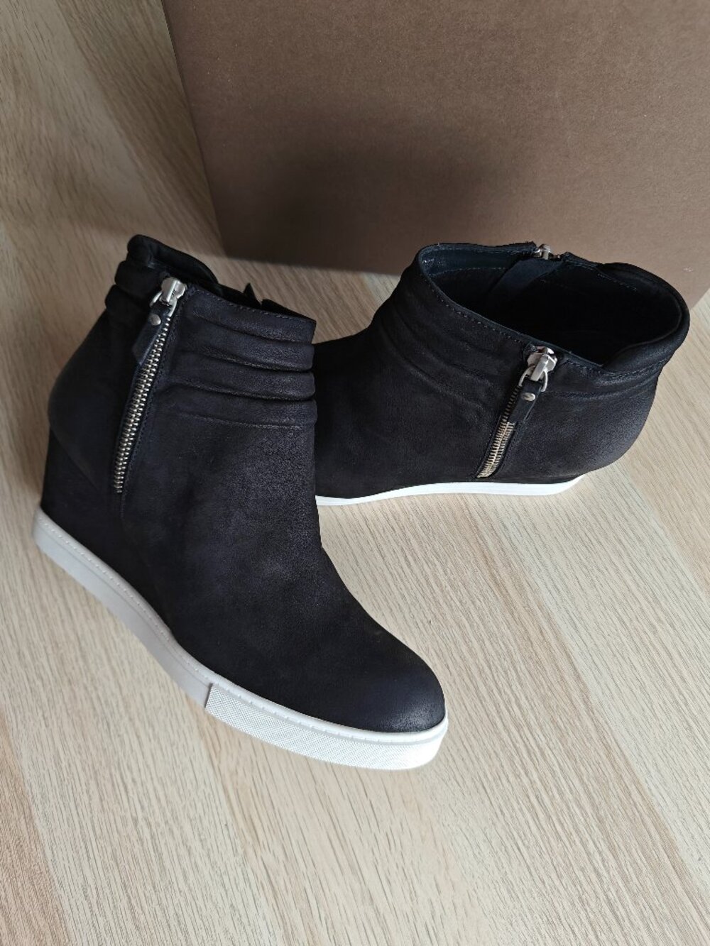 LINEA PAOLO WEDGE BOOTIE (SIZE 10M)